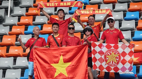 Thư ASIAD 2023: 20 CĐV và lá cờ Việt Nam tung bay tại nước chủ nhà Trung Quốc 